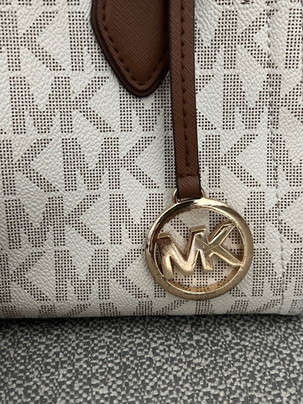 Michael Kors Cream Signature MK Satchel with Brown Trim and Wallet - Picture 8 of 16